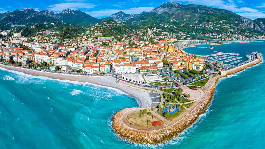 20-minute panoramic flight from Nice - From Nice airport to the Côte d’Azur coastline
