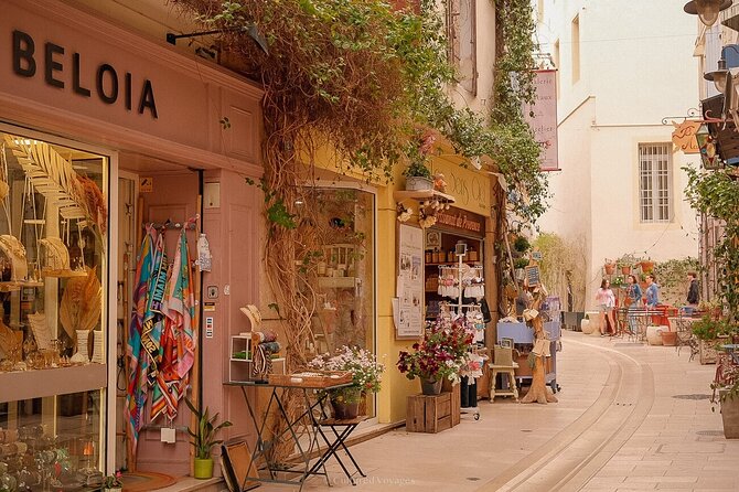 A day in Provence: Les Baux de Provence, Saint Rémy and more - L’Isle-sur-la-Sorgue and its waterside finish