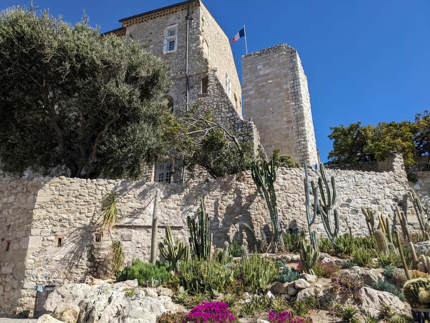 Antibes: 2 hour walking tour in the old town - Le Nomade and views toward Fort Carré