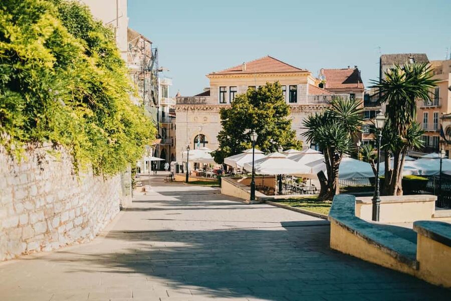 Antibes: Express Walk with a Local in 60 minutes - Practical details for a smooth start