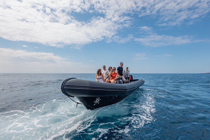 Boat Excursion - Nice/St Jean Cap Ferrat 1H30 - A small boat makes the coast feel closer