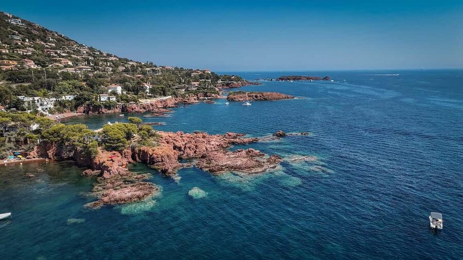 Cannes: coastline boat excursion to St Tropez via Esterel - Why the boat is the smart way to reach Saint-Tropez
