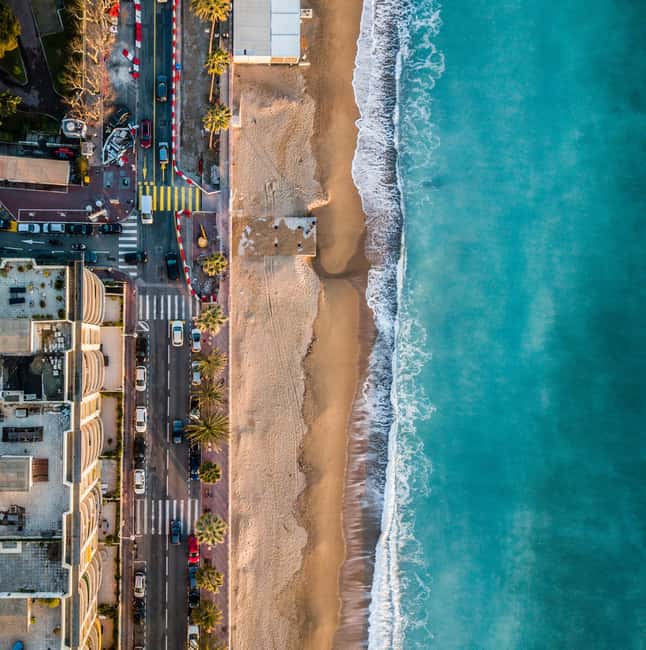 Cannes: Express Walk with a Local in 60 minutes - Starting at Cannes Tourism Office on La Croisette