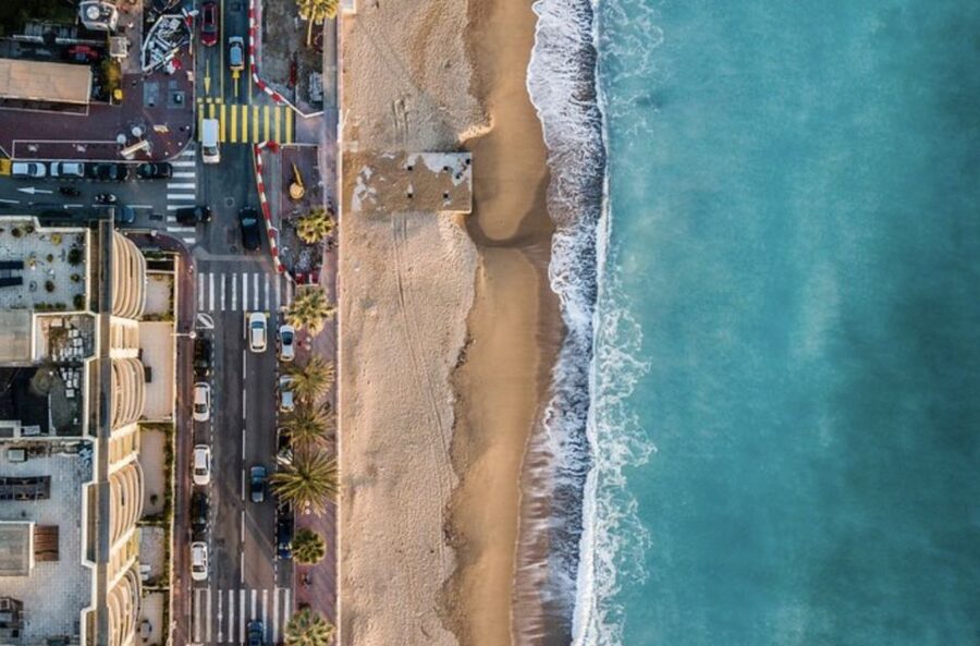 Cannes: Express Walk with a Local in 60 minutes - Why the small group matters
