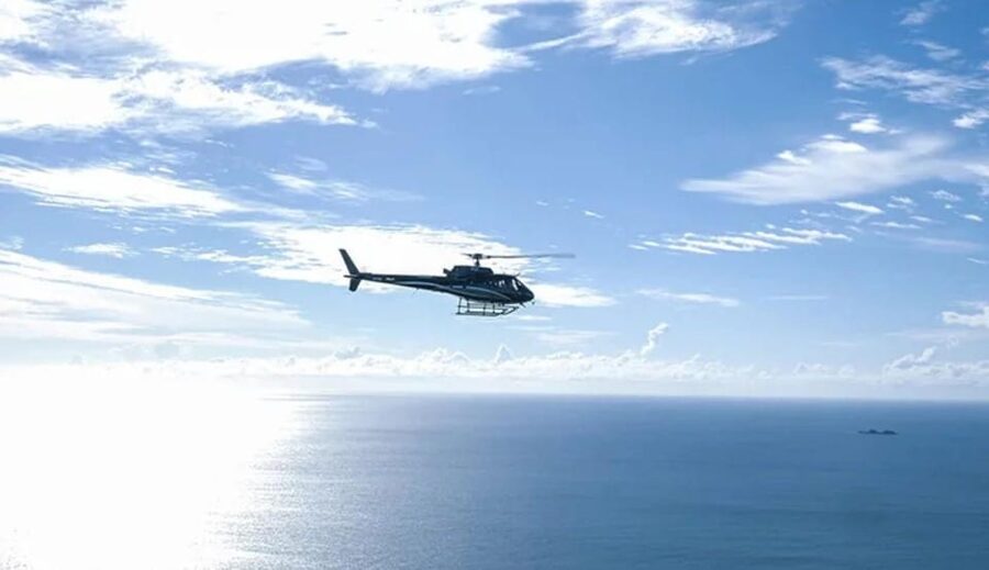 CANNES: Private Panoramic Helicopter Tour - Seeing the Côte d’Azur from a helicopter