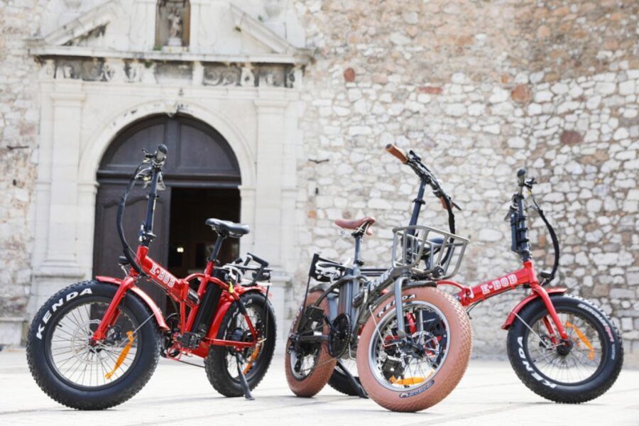 Cannes: rent an E-bike to visit the city - Reaching Le Suquet without the struggle
