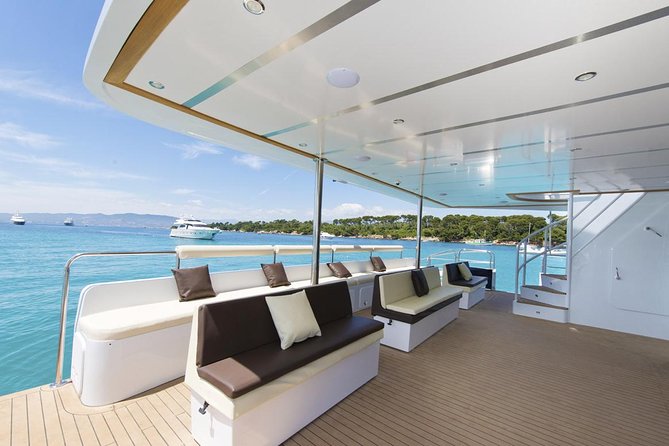 Catamaran from Cannes - The lunch option and onboard snacks