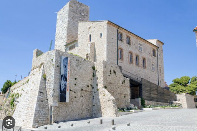 Certified tour guide-Most Exhaustive French Riviera private tour - Monte-Carlo: yachts, racing roads, and casino glamour