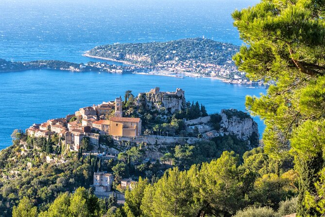 Day Trip: Guided tour of Monaco and Eze, sightseeing . - Monaco’s old town and the 11:55 guard change