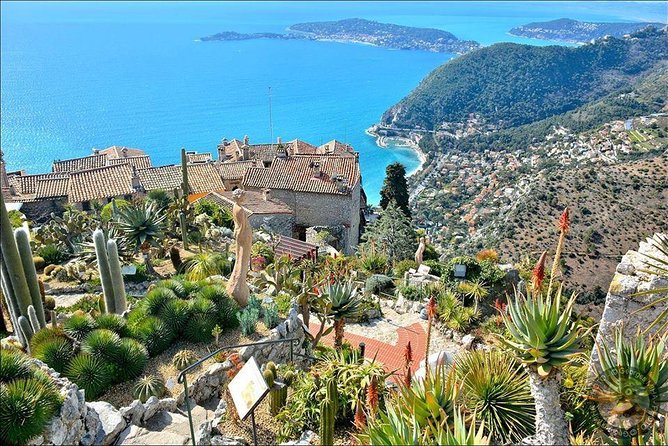 Excursion partagée Eze, Monaco & Monte Carlo from Nice - Pickup in Nice and the reality of shared transport