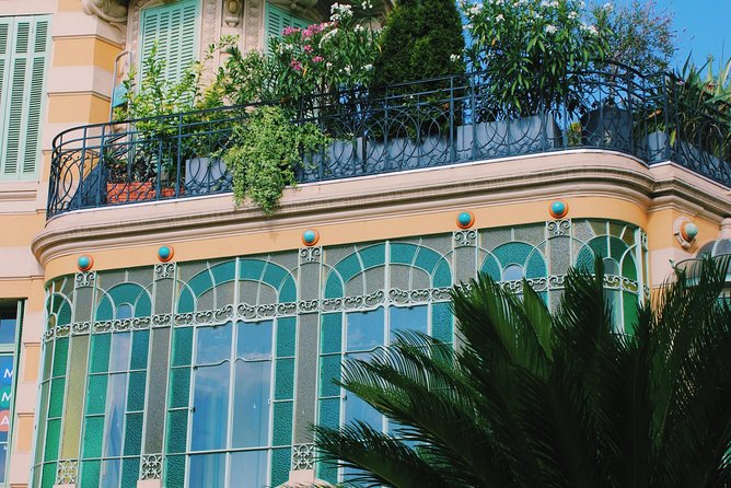 Explore Cannes in 60 minutes with a Local - Starting at the tourist office and La Croisette