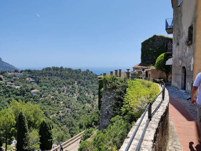 Èze: Walking Tour with a Local Guide - Why a guide helps in Èze