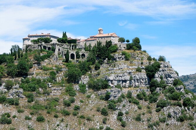 From Nice 1/2 day Tour Gourdon, St-Paul , Tourrettes & Grasse - Gourdon above the Riviera