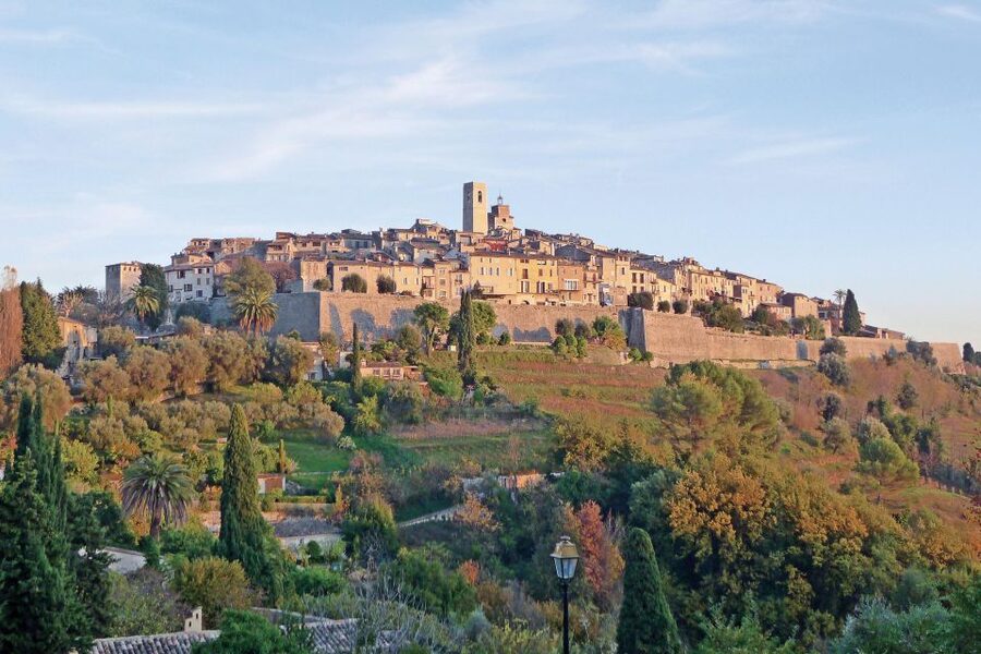 From Nice: A Day in Provence - Who will get the most from this day?