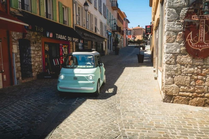 From Nice: follow a guide in an electric car along the French Riviera! - Meeting the team at Avenue des Roches dOr