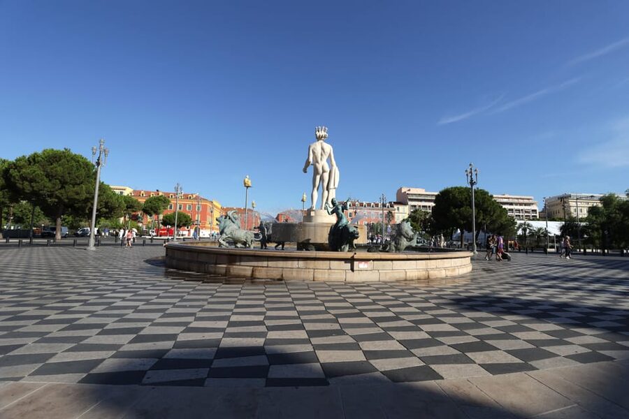 From Nice: Nice Old Town, Cannes and Antibes - Walking, timing, and what to carry