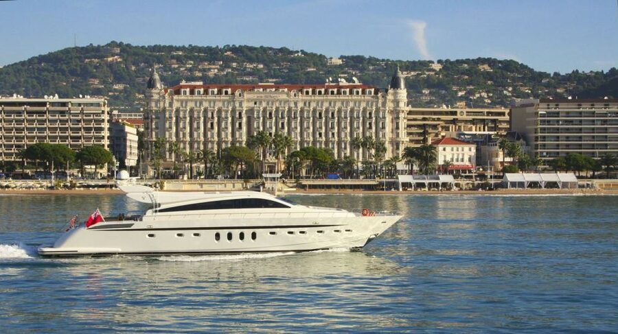 From Nice: Saint-Tropez and Port Grimaud Day Tour - Saint-Tropez: use your free time with a plan