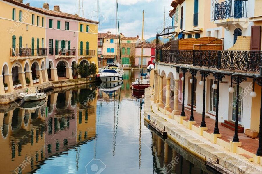 From Nice: Saint-Tropez and Port Grimaud Full-Day Tour - How much guiding will you get?
