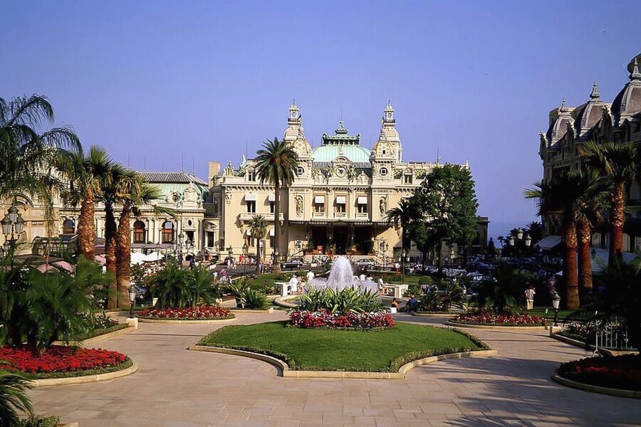 Full-Day Small Group Tour to Monaco and Eze - Choosing your time on Monaco’s Le Rocher