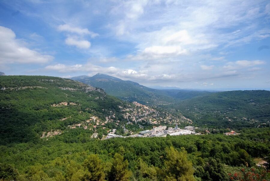 Grasse, Valbonne & Gourdon: Day Tour with Wine Tasting - Valbonne’s Short Walk Through Medieval Streets