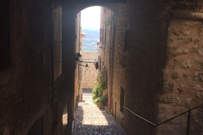 Half-Day Wine Tasting and Saint Paul de Vence Tour from Nice - Why the small group matters