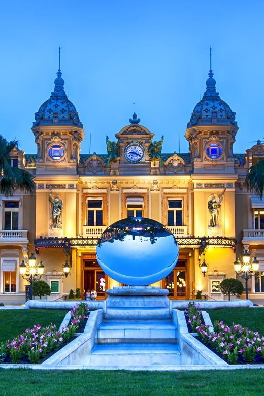 Monaco: Private Guided Walking Tour - Walking Toward the Prince Palace