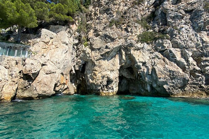 Nautical excursion - Nice-Monaco 2H30 - Èze and Mala Bay, where the swim fits best