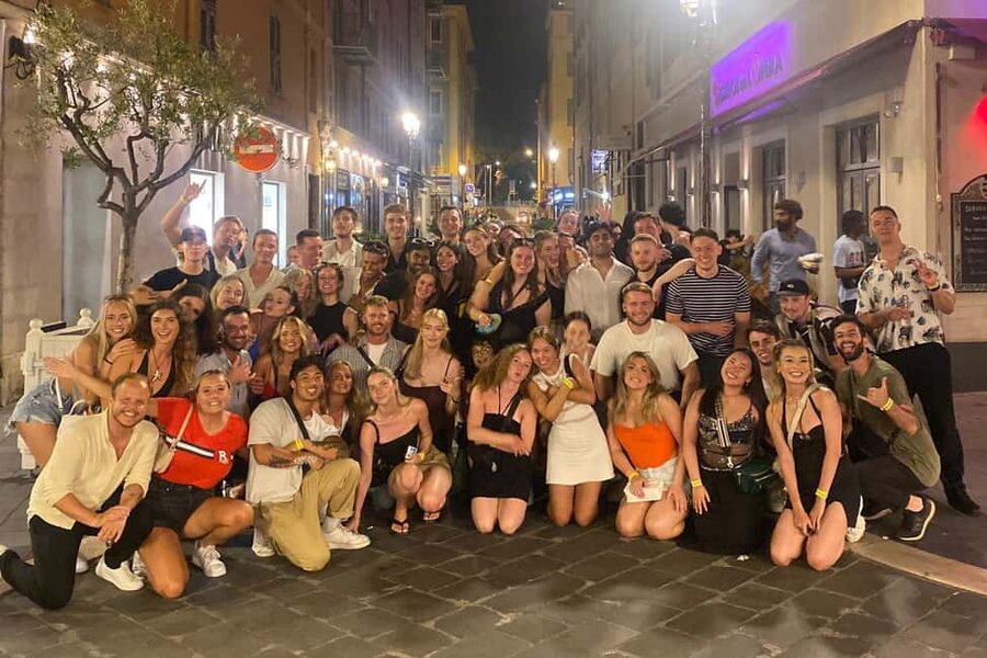 Nice: 4 Bar, 1 Club Riviera Bar Crawl Party with Free Shots - Three hours around Cours Saleya and the Old Town bars