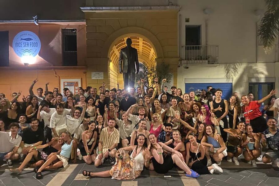 Nice: 4 Bar, 1 Club Riviera Bar Crawl Party with Free Shots - What the guides add to the experience