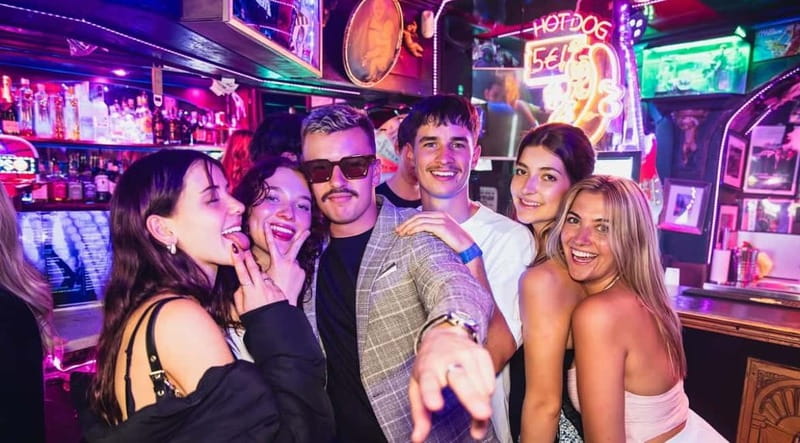 Nice: Bar/Pub Crawl with Free Shots and VIP Entry - Meeting the guides in Nice’s Old Town