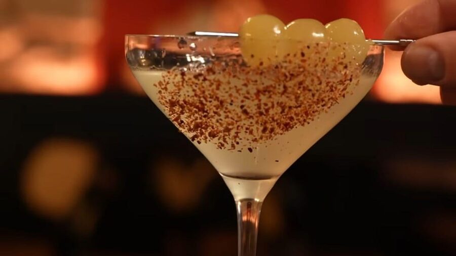 Nice: Cocktail Workshop in a Stylish Bar Lounge in Old Town - Taking your turn behind the bar