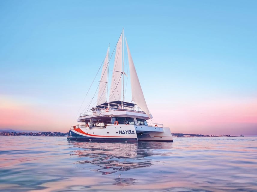 Nice : Dinner at Sea on a Maxi Catamaran - Villefranche, Cap Ferrat - A sunset dinner that uses the coast as its dining room