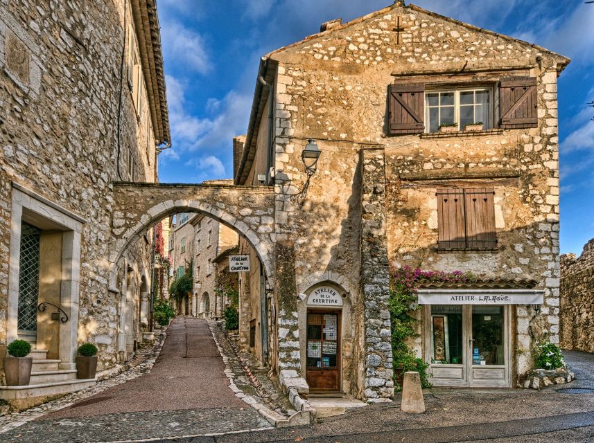 Nice: Medieval Villages Full-Day Guided Trip - Gourdon: a medieval village above the coast