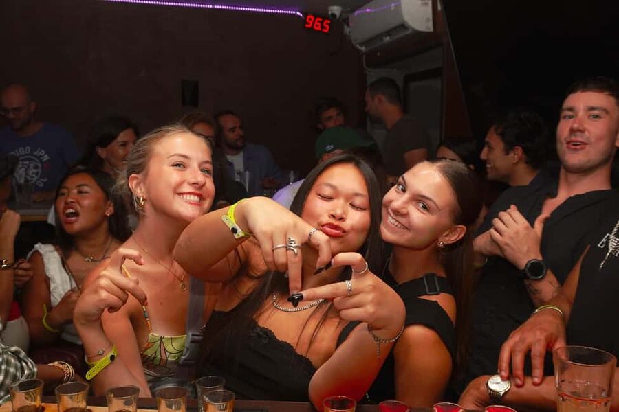 Nice: Party Bar Crawl with Club VIP, 6 Shots, and Games - Key points at a glance