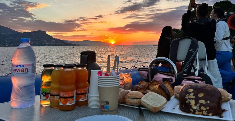 Nice: Saint Jean Cap Ferrat Sunrise Boat Trip with Breakfast - Breakfast with the coast still in view