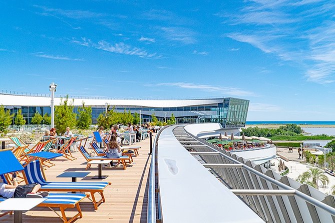 Nice: Shopping & Aperitivo sea view at CAP3000 - Italian food and the first-floor terrace