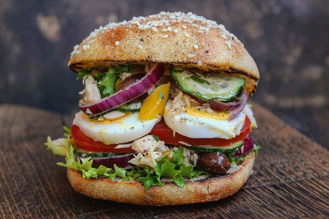 Nice Sunset Food Tour – A Full Taste of France by Do Eat Better - The guides shape the evening