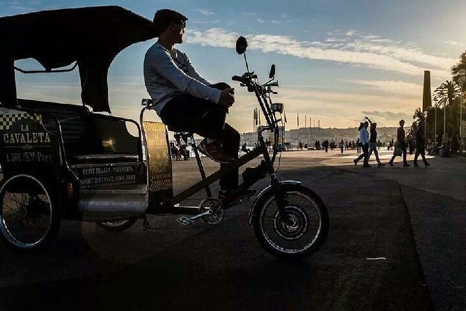 Original Nice city tour ( pedicab-vélo taxi) - Promenade des Anglais and the seafront
