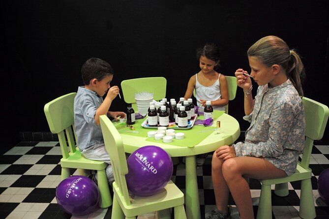 Perfume workshop for children in Grasse - A 20-minute activity that respects young attention spans