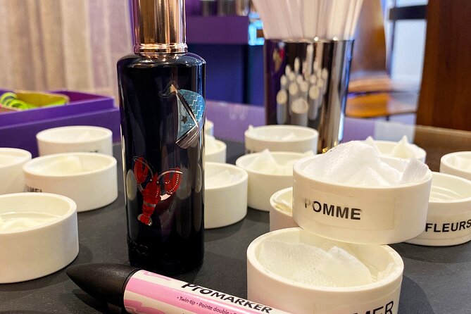 Perfume workshop for children in Grasse - The guide’s role and the need for adult help