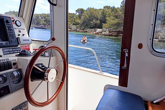 Private Boat Tour Cannes Lerins Islands - Finding a place to swim, snorkel, and paddleboard
