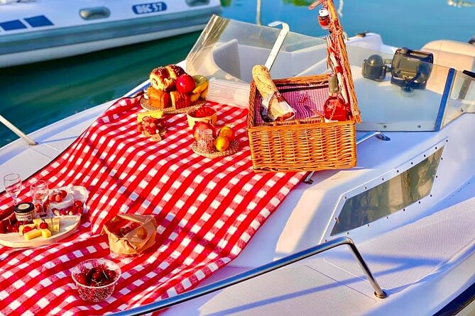 Private Boat Tour Nice, Villefranche, St Jean Cap Ferrat - A four-hour view of the French Riviera from the sea