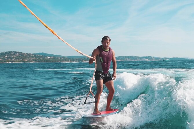 Private Boat Tour on Super Air Nautique 210 - Wakeboarding, wakesurfing, and towable fun