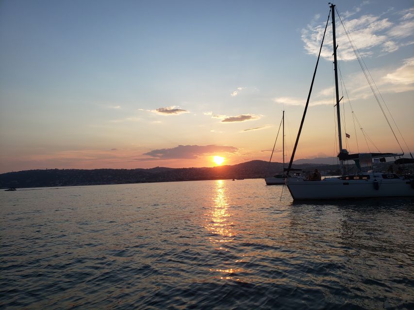 Private catamaran trip in the Bay of Juan les Pins at sunset - Who will enjoy this cruise most
