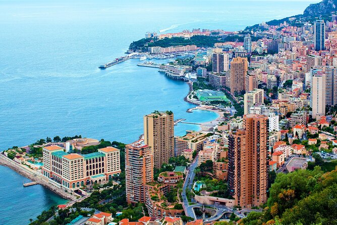 Private Customized French Riviera Tour from Port of Cannes 8H - Cannes and the red-carpet start