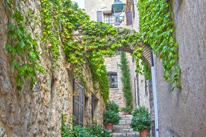 Private Day Trip: Provence Countryside by Minivan from Nice - Gourdon and the high view over Provence