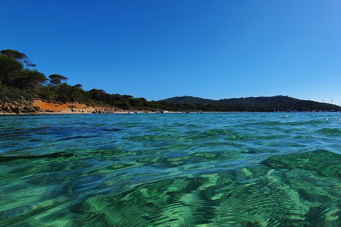 Private full-day boat trip to Porquerolles - Touring the Porquerolles coast