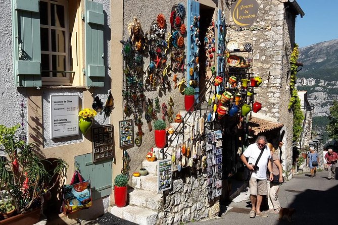 Private tour by private car: Grasse, Cannes, Antibes - Gourdon’s hill road and high village