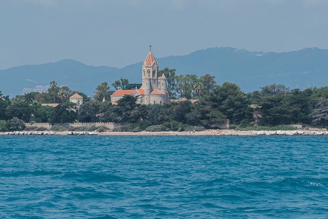 Private tour on a sailboat with apéritif at sunset on Antibes - What the $782.65 group price means