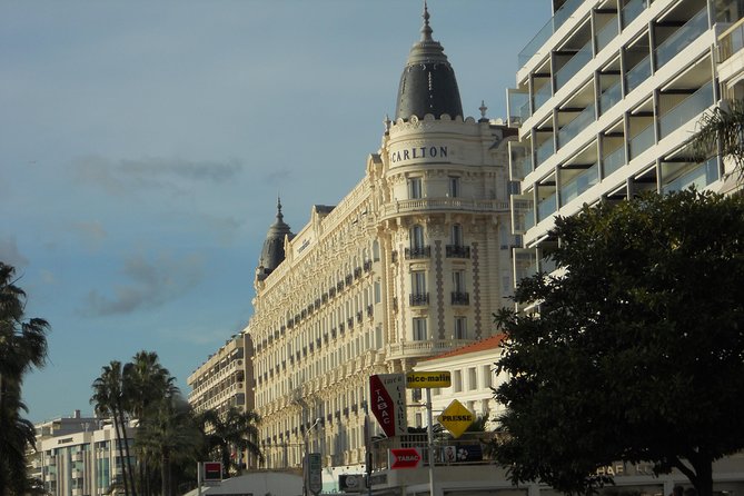 Private tour on the French Riviera with comfortable minivan.MONACO NICE ST PAUL - Saint-Paul-de-Vence and the art of taking your time